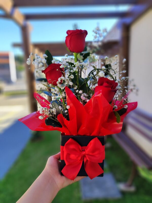Arranjo Com 3 Rosas Vermelhas - Imagem 4