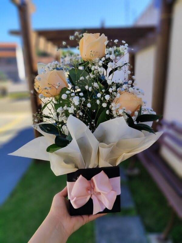 Arranjo Com 3 Rosas Champanhe - Imagem 4